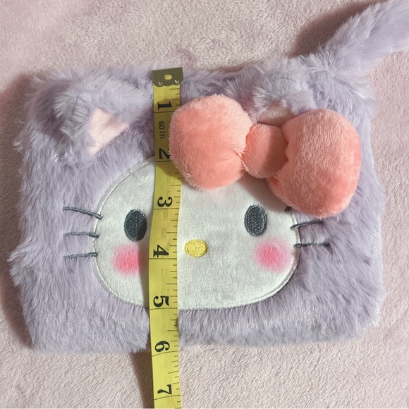 Hello Kitty Pastel Fuzzy Plush Pouch - NWOT - Picture 11 of 11
